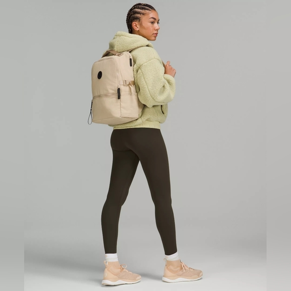 Lululemon New Crew backpack - Picture 5 of 12